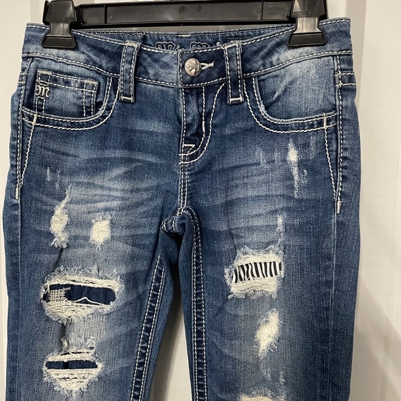 Miss Me Girls Mid Rise Distressed Medium Wash Bootcut Jeans Size 12 - Picture 2 of 8